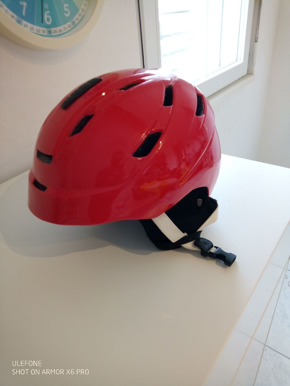 Caschi: Skihelm Gr 52 - 54 Verstellbar – Usato da Volketswil venduto da Car1