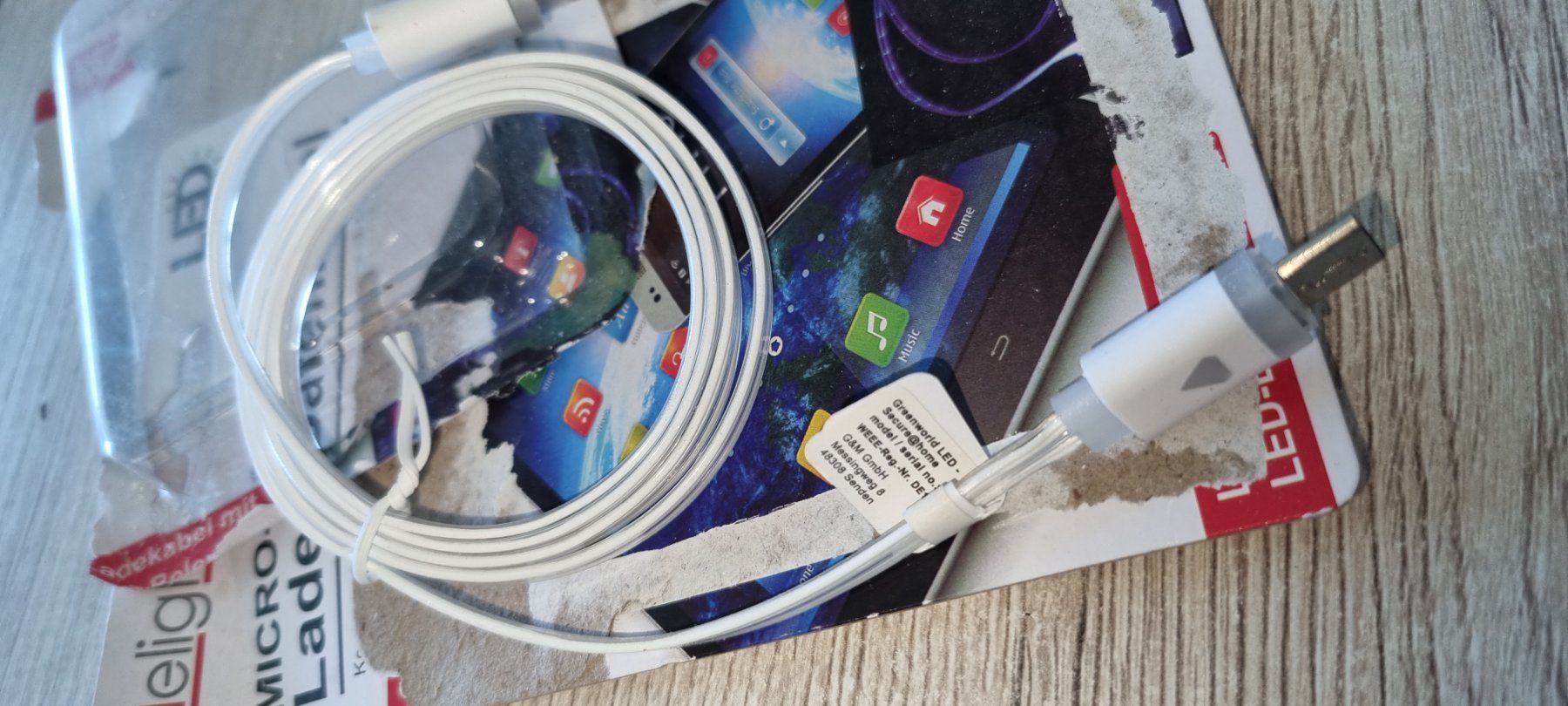 Ladegeräte: Micro-USB Lade und Datenkabel mit LED, 1 Meter l – Neu und originalverpackt aus Grossdietwil von GNOM313 2