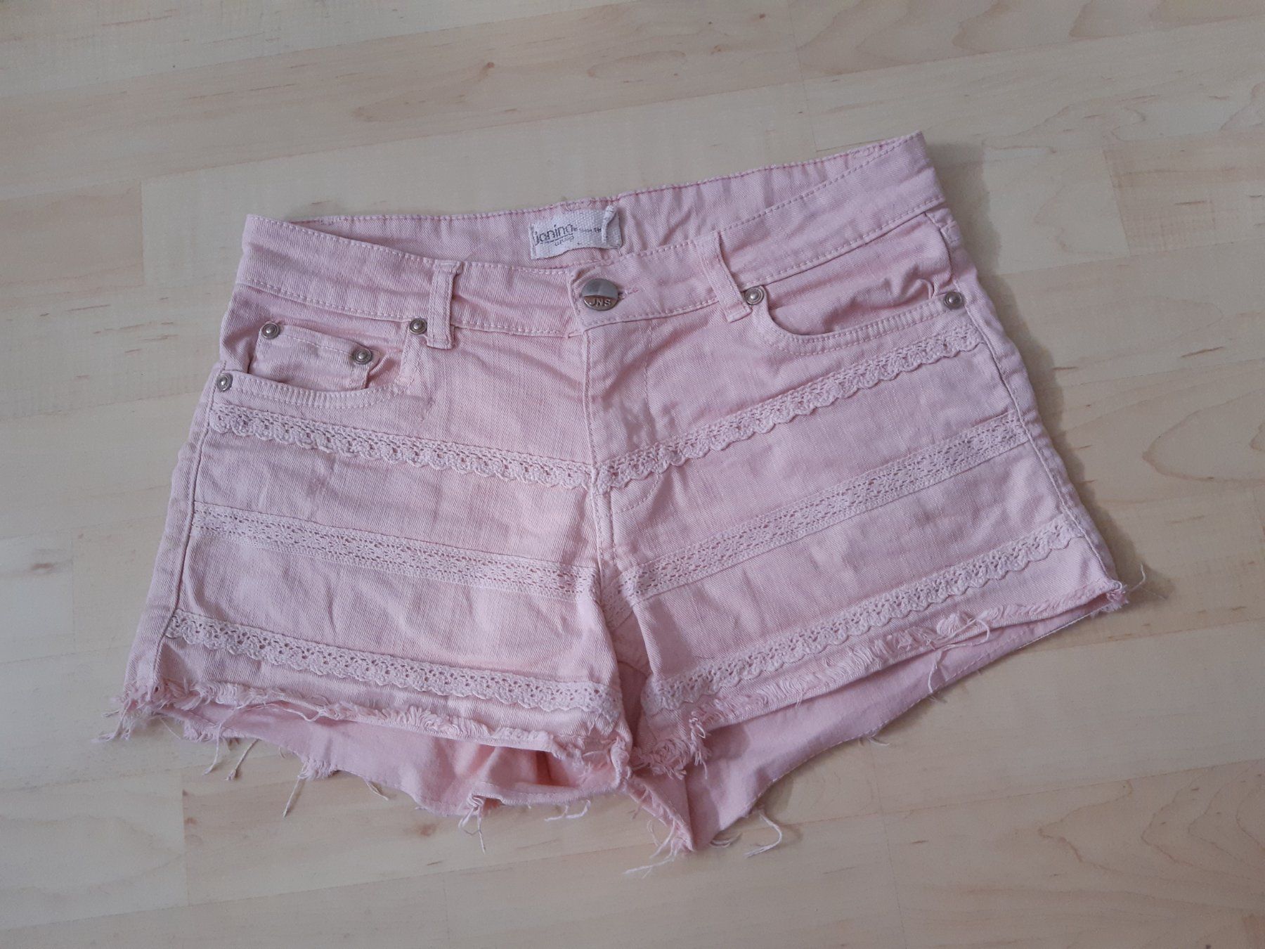 Jeans: Shorts 36/38 – Gebraucht aus Nebikon von Haidihooo