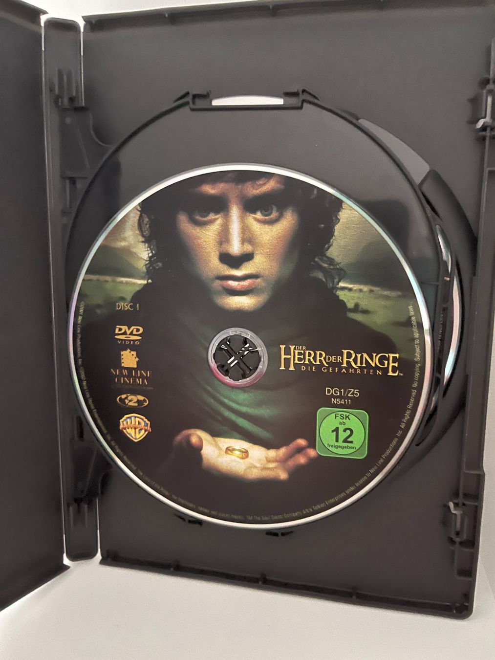 Tutti i DVDs: DVD's "Der Hobbit, Smaugs Einöde" "Trilogie Herr der Ringe" – Usato da Spiez venduto da Hekjiani 4