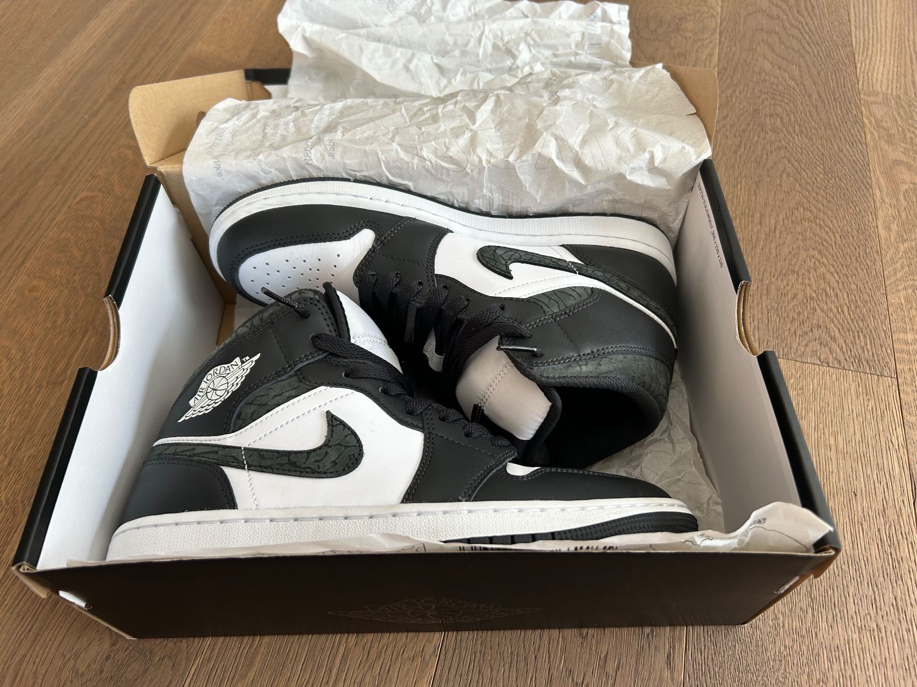 Nike Scarpe da uomo: Nike Air Jordan 1 MID SE – Nuovo e nell'imballaggio originale da Bonaduz venduto da Buhu82