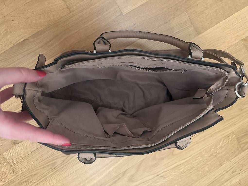 Taschen für Damen: Umhängetasche rosa – Gebraucht aus Zürich von mel_v8qp 1