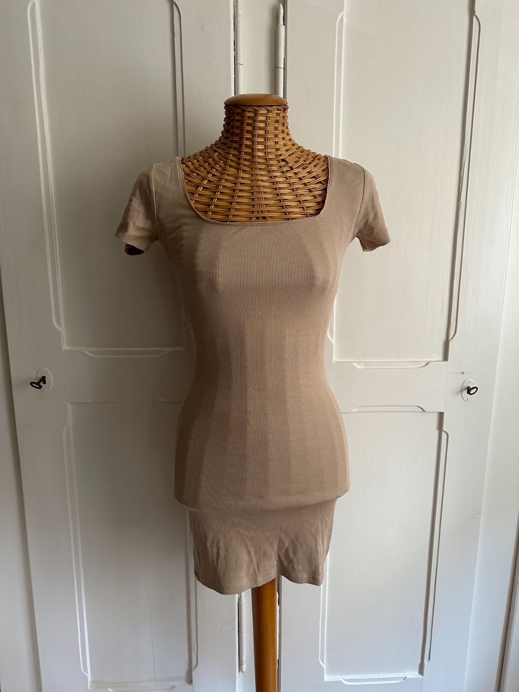 Tally Weijl Vestiti: Kleidchen beige gerippt XS – Usato da Zürich venduto da Diazaio