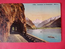 Alte Ansichtskarte Axenstrasse und Bristenstock, belebt