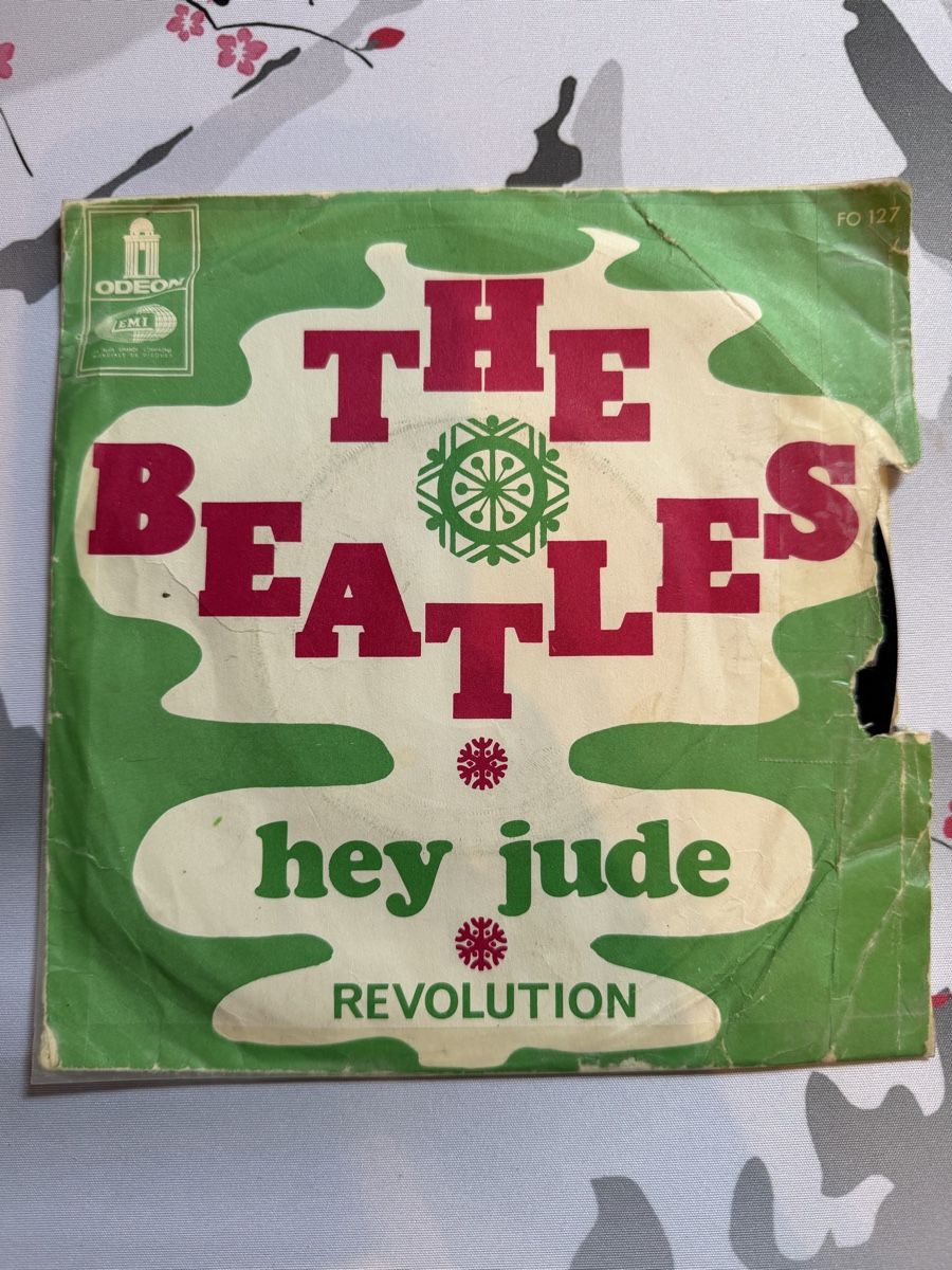 Dischi in vinile: Vinyle 45 tours The Beatles "Hey Jude" Odeon 1968 – Usato da Ballaigues venduto da Gstaad97