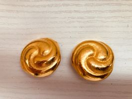 Elegante goldfarbene Ohrclips