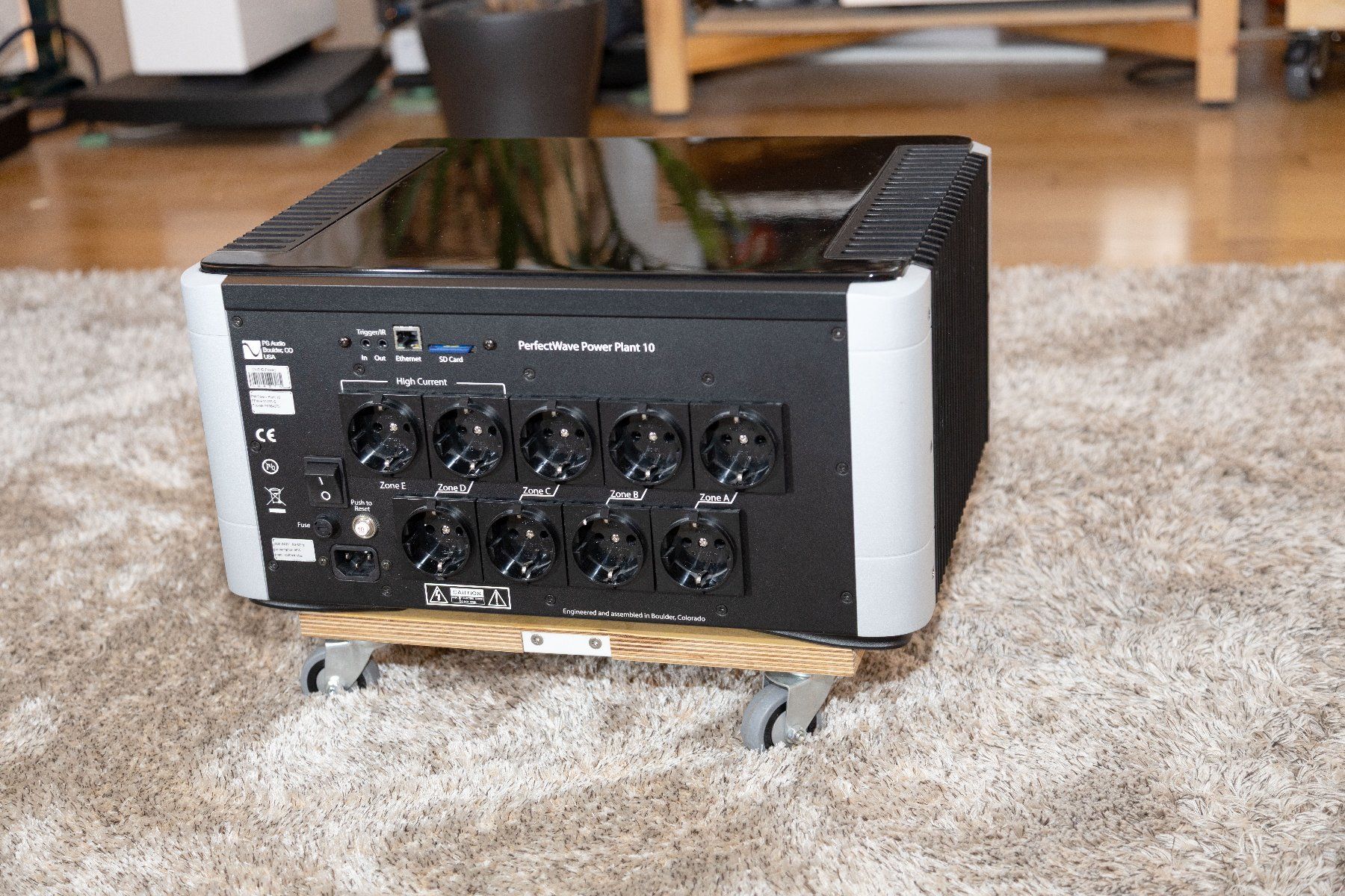 PS Audio Amplificatori: PS Audio Power Plant 10 – Usato da Zürich venduto da masterium 1
