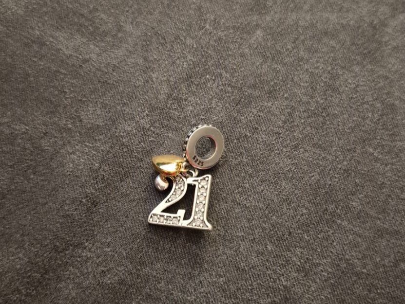 Ciondoli: Silber Charm Zahl 21 +Garantie – Nuovo (secondo la descrizione) da Rotkreuz venduto da Carbone_Bijou-Shop