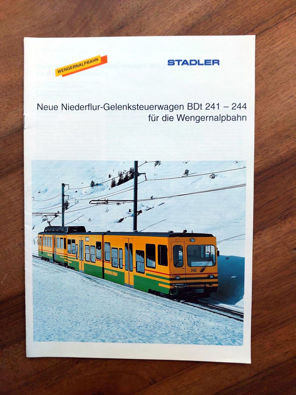 Riviste & Magazine: Stadler - Wengernalpbahn BDt 241-244 – Usato da Schönenwerd venduto da Steidi