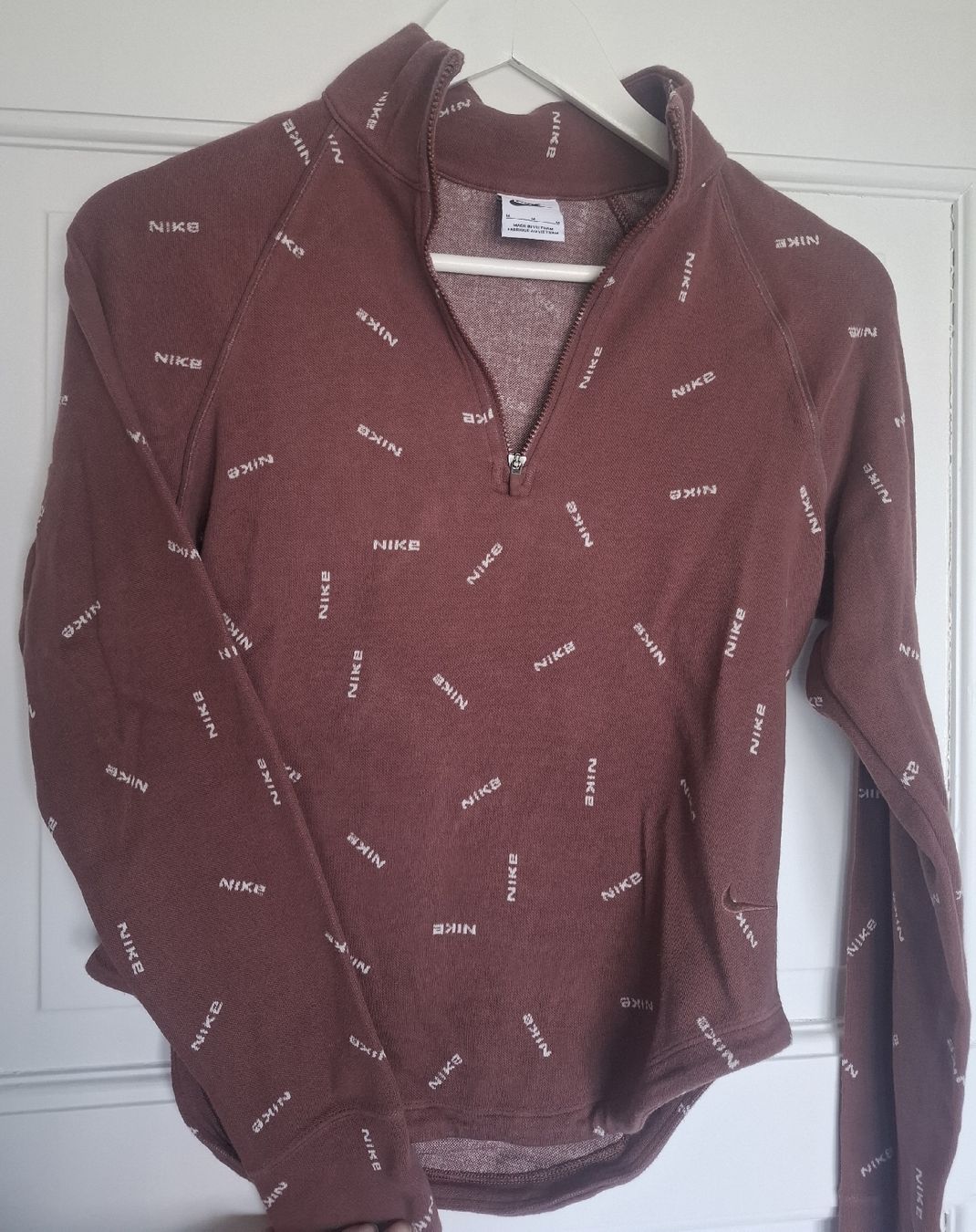 Nike Maglioni & Felpe: Nike Sportswear LOGO - Strickpullover Gr.M – Nuovo (secondo la descrizione) da Winterthur venduto da -.S.B.-