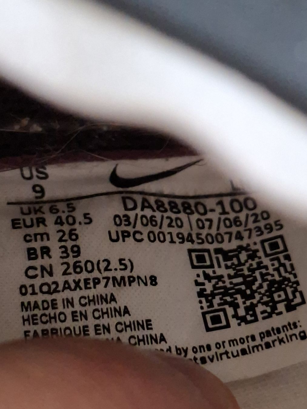 Nike Scarpe da uomo: Baskets Nike Air Max 270 React Taille 40.5 Bon état – Usato da Renens VD venduto da ser_j2fn 4