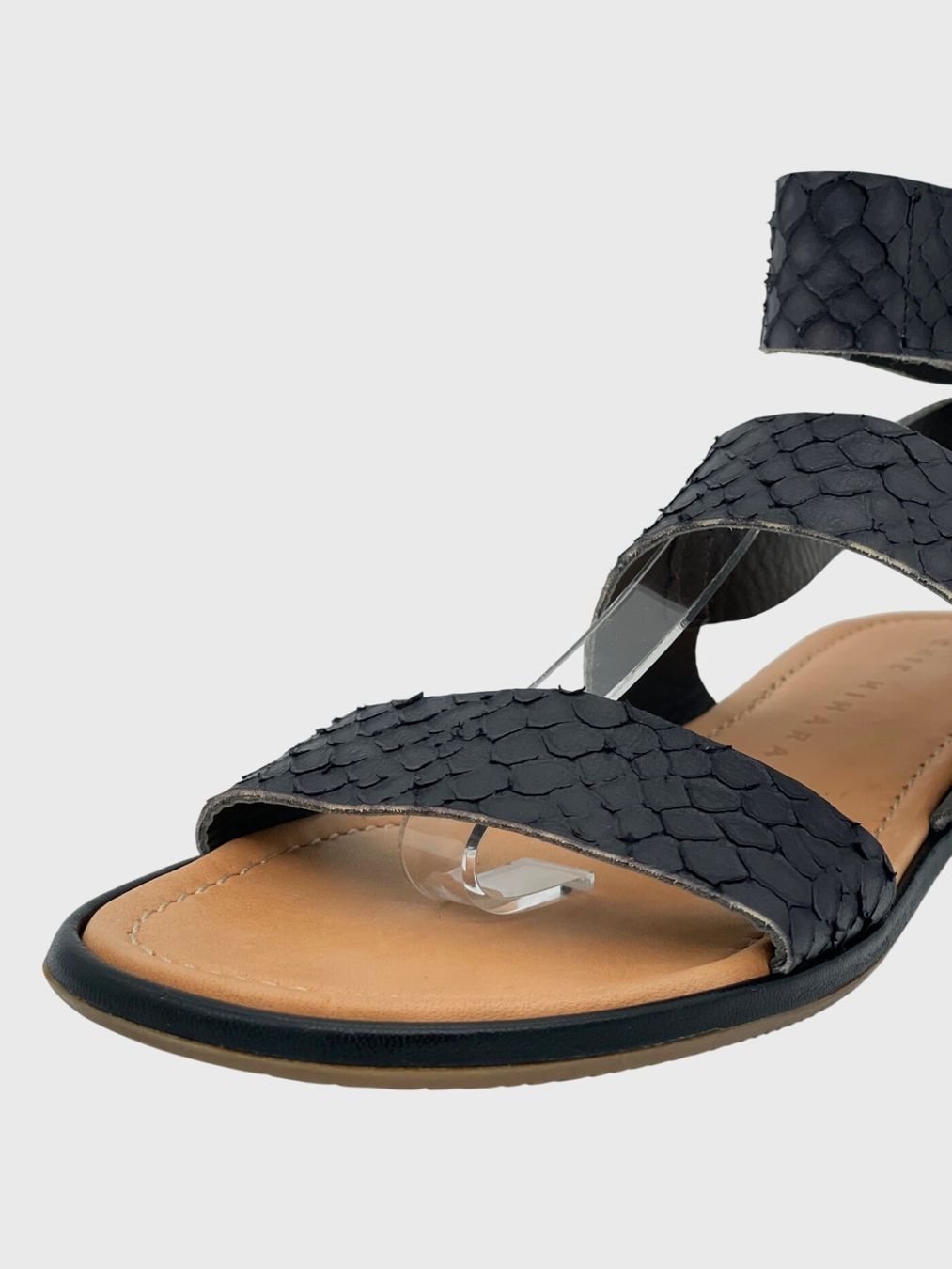 Chie Mihara Scarpe da donna: Chie Mihara Leather Flache Sandale EU 38 Schwarz – Nuovo (secondo la descrizione) da Zürich venduto da shoe_shop 5