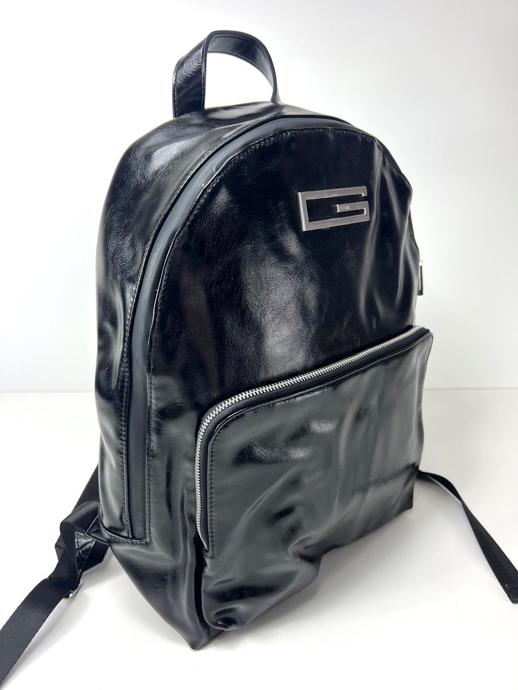 Guess Zaini: GUESS Compact Solid Rucksack (Schwarz) – Usato da Zürich venduto da Arche_Brockenhaus 1