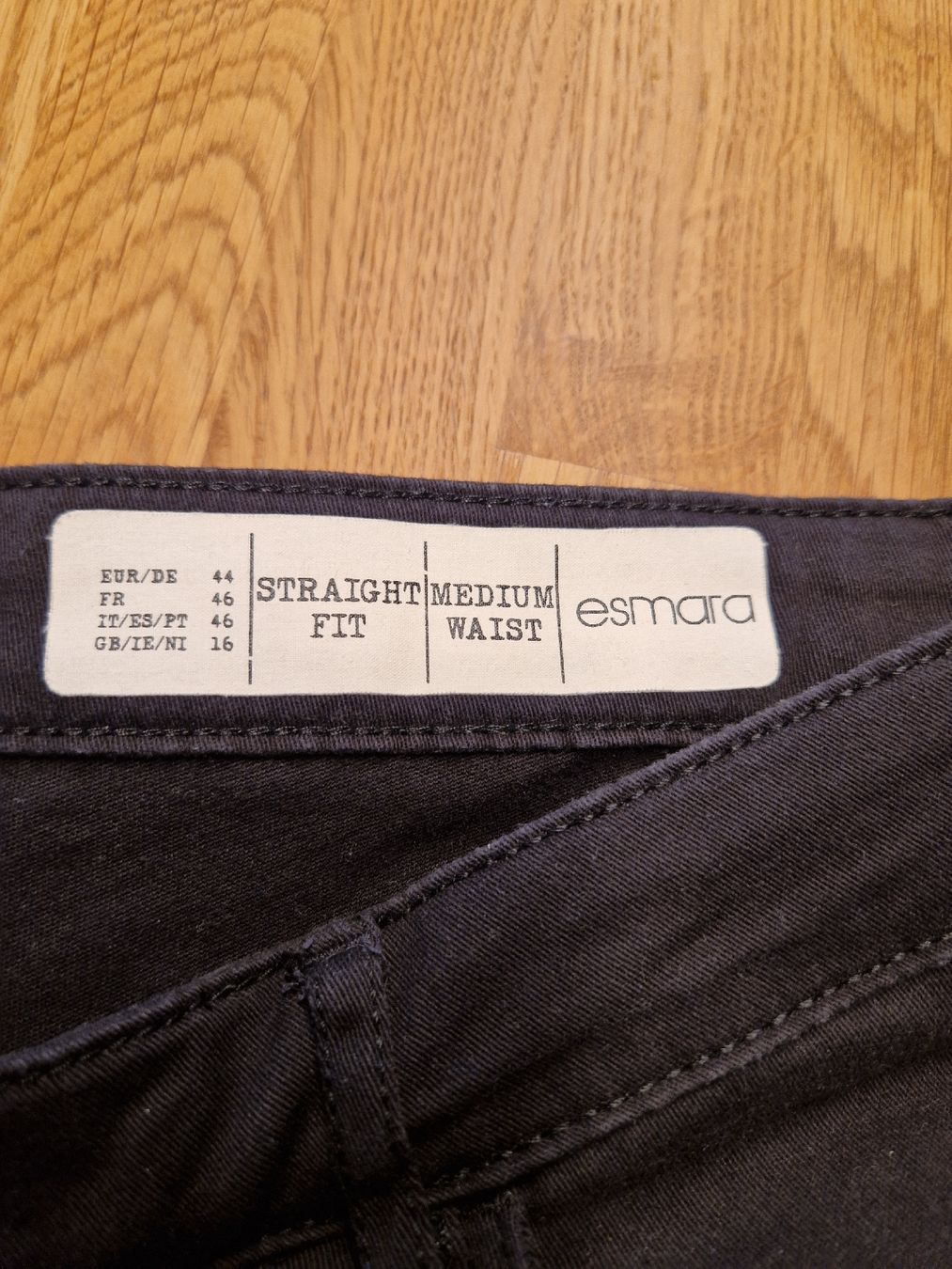 Jeans: Caprihose Gr.44 – Gebraucht aus Kulmerau von Doene7 2