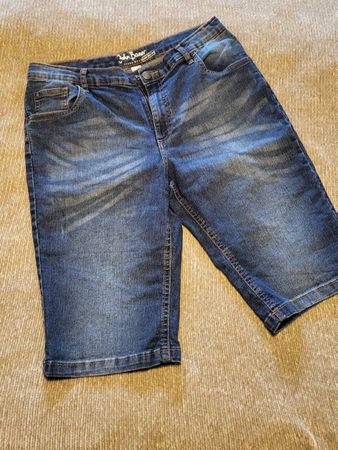 Jungen Shorts Gr. 176
