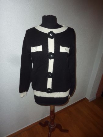pull hiver noir et blanc taille M/L marque bluoltre femme