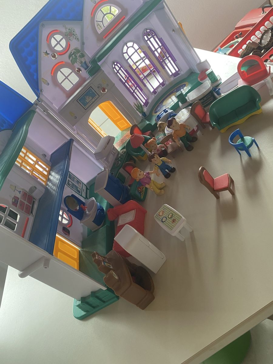 Puppenhäuser & -möbel: Puppenhaus – Gebraucht aus Rüti ZH von Joy_T