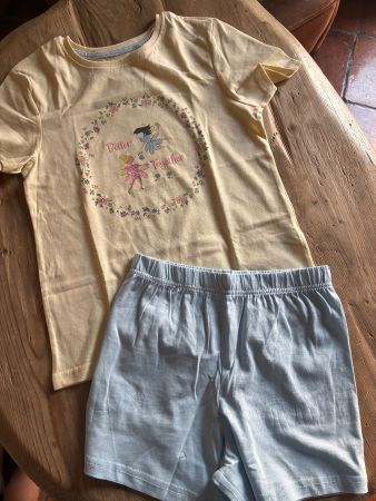 Tolles Pyjama Gr. 128, Neu