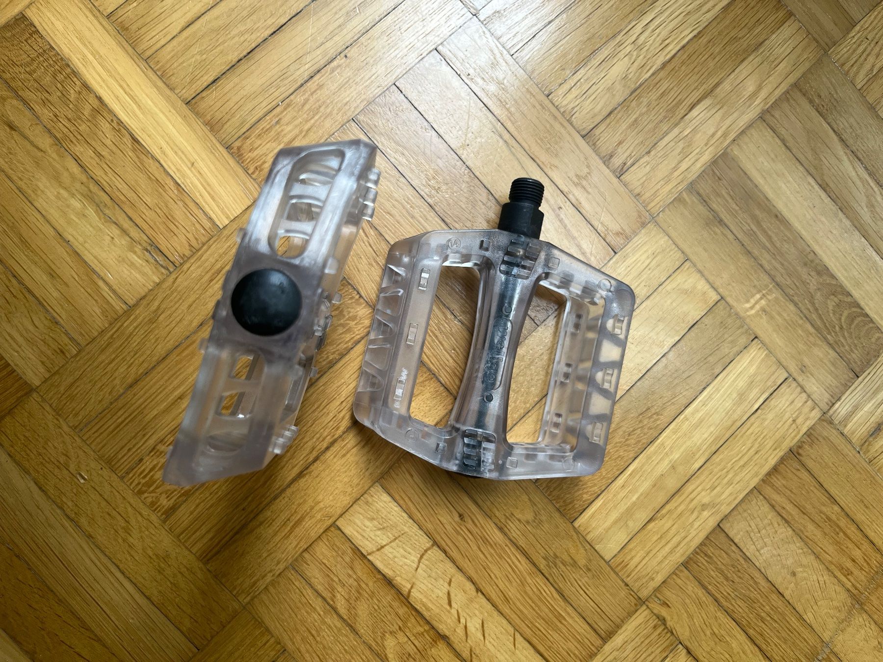 Pezzi di ricambio: Wellgo Plastic Flat Pedalen – Usato da Kriens venduto da icekev 1