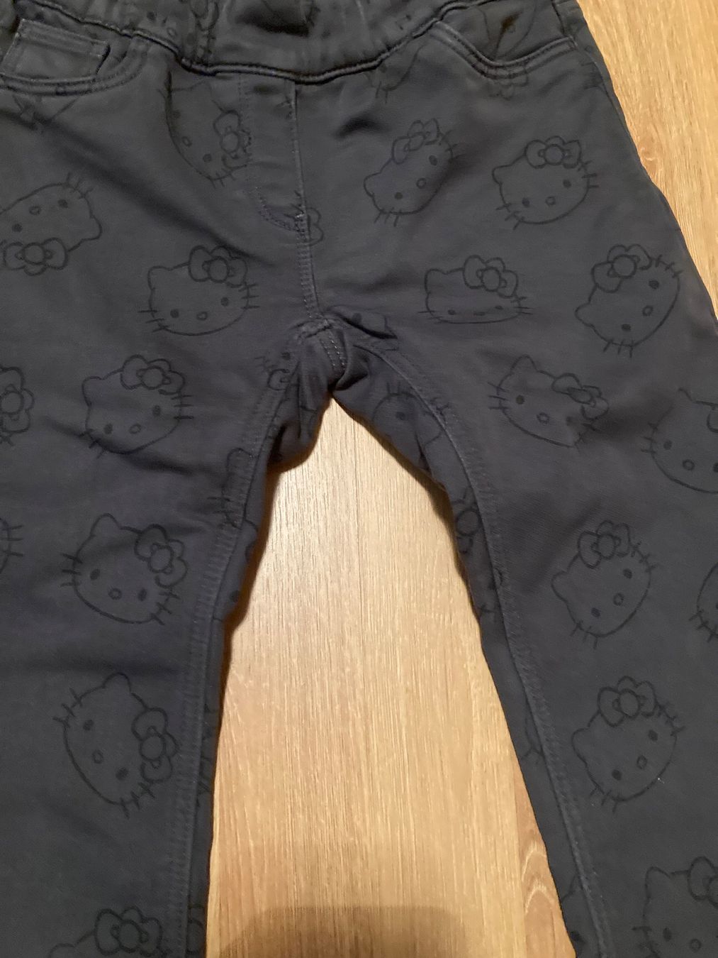 Hosen: Hello Kitty Thermohose Gr. 128 – Gebraucht aus Emmenbrücke von JJ_89 1