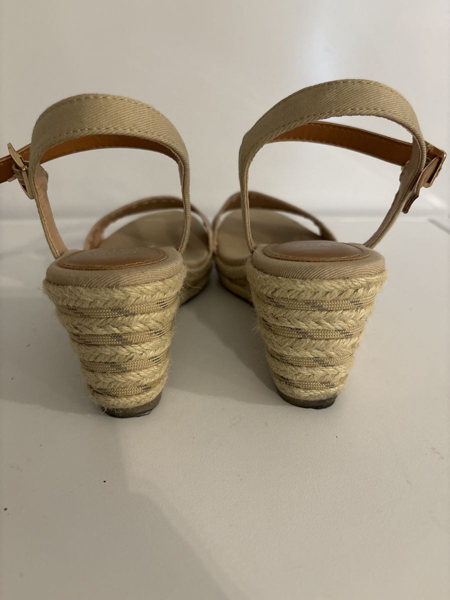 Scarpe da donna: Keilabsatz Sandalen 37 – Nuovo (secondo la descrizione) da Oberwil b.Büren venduto da holzschnitzu 2