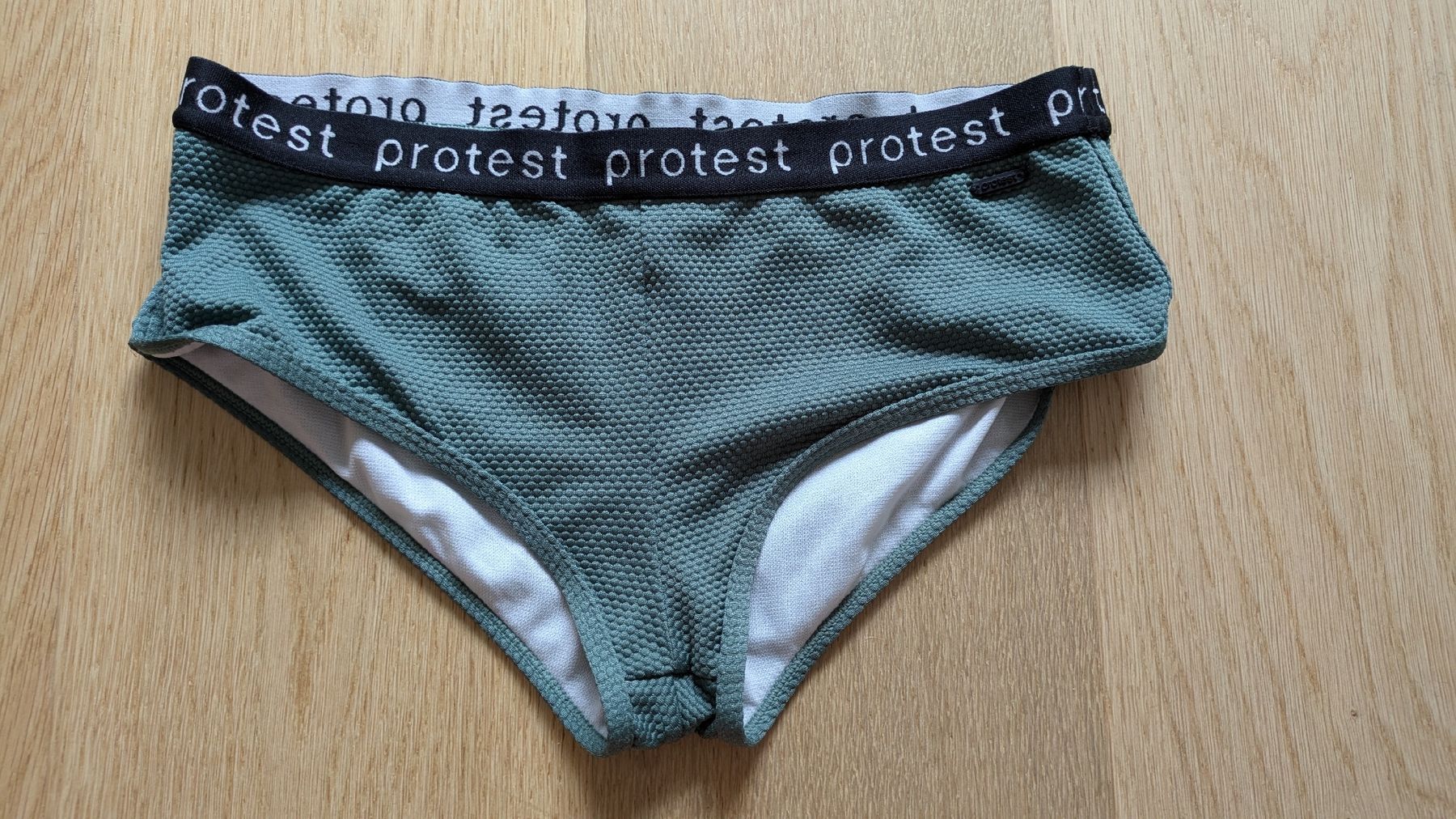 Badekleider & Bikinis: Badeanzug Protest 176 / S – Gebraucht aus Ettingen von Gerbera99 1