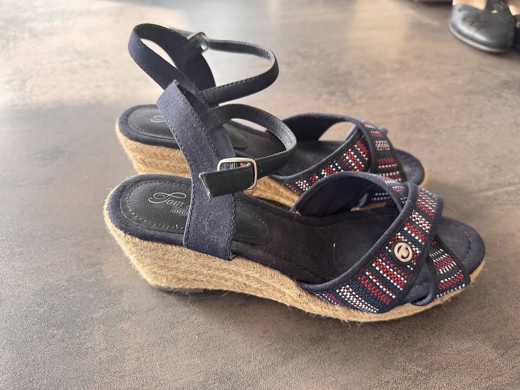 Scarpe da donna: Keilsandale Dunkelblau Gr. 41 – Usato da Wangen SZ venduto da CND1203 3