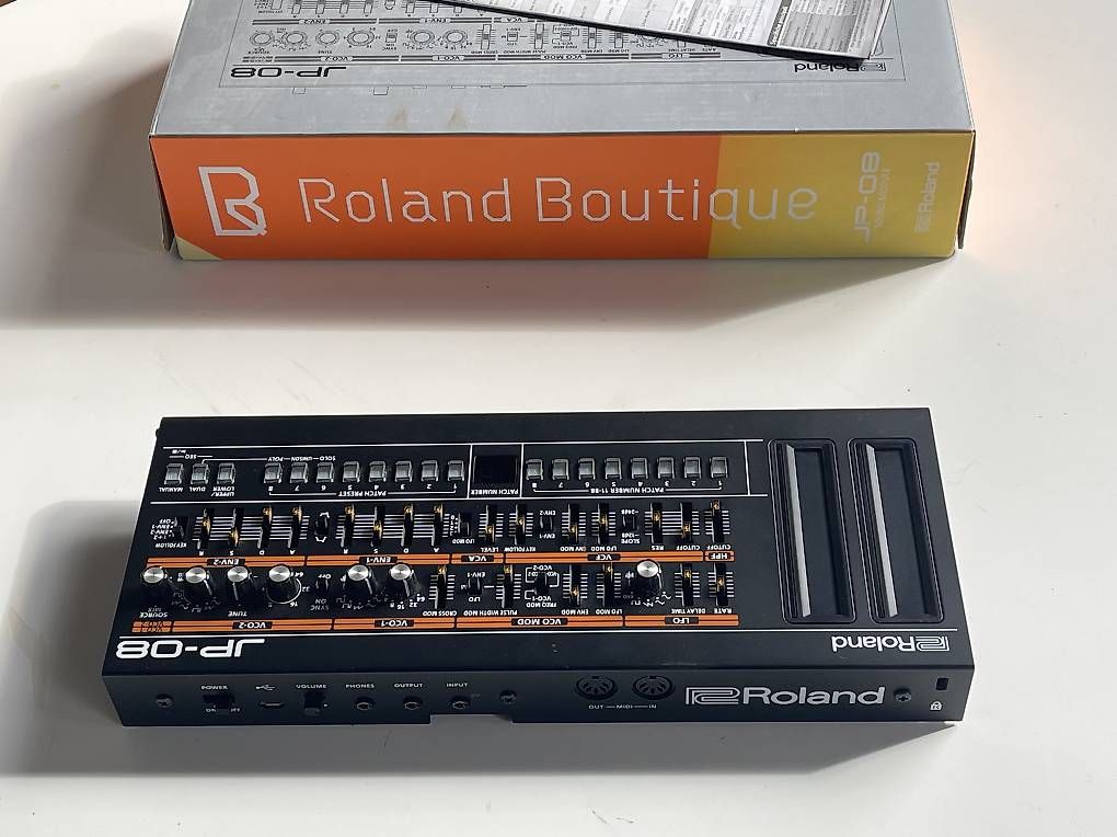 Roland Strumenti musicali: Roland Boutique jp 08 Jupiter Reissue – Usato da Alpnach Dorf venduto da GuntaKinte 1