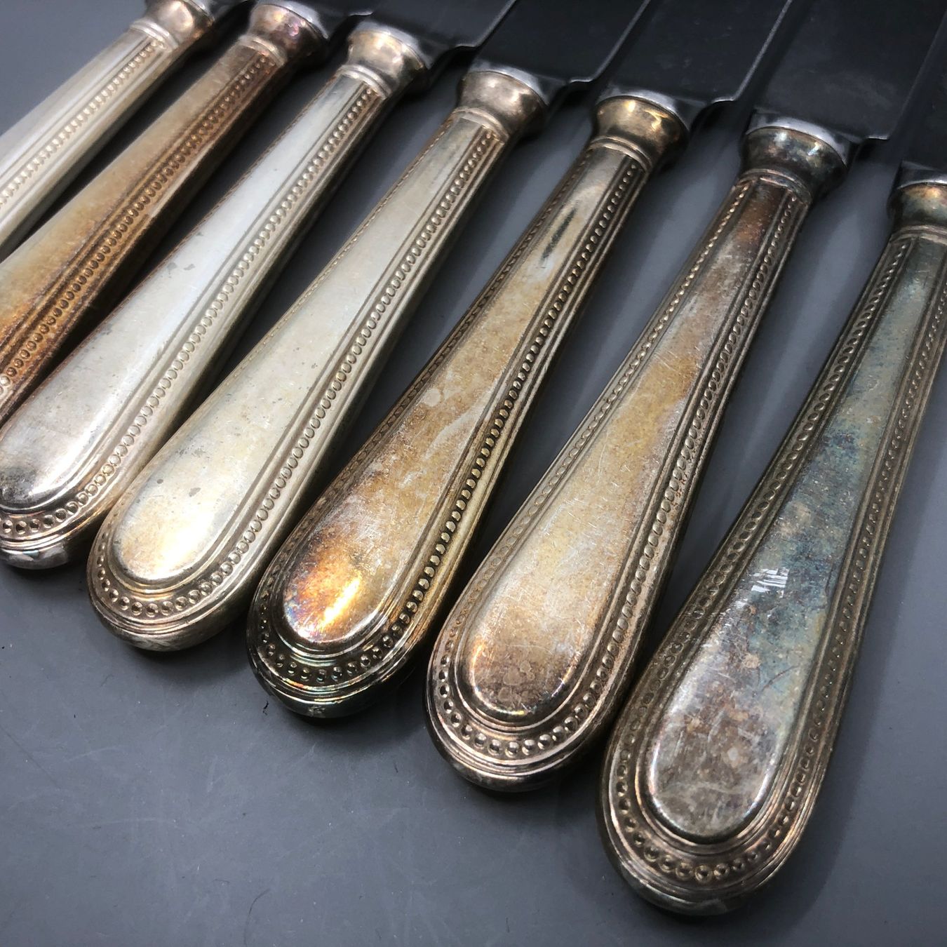 Besteck: 7 Vorspeisemesser versilbert Sheffield – Gebraucht aus Basel von Tiabeanie 8