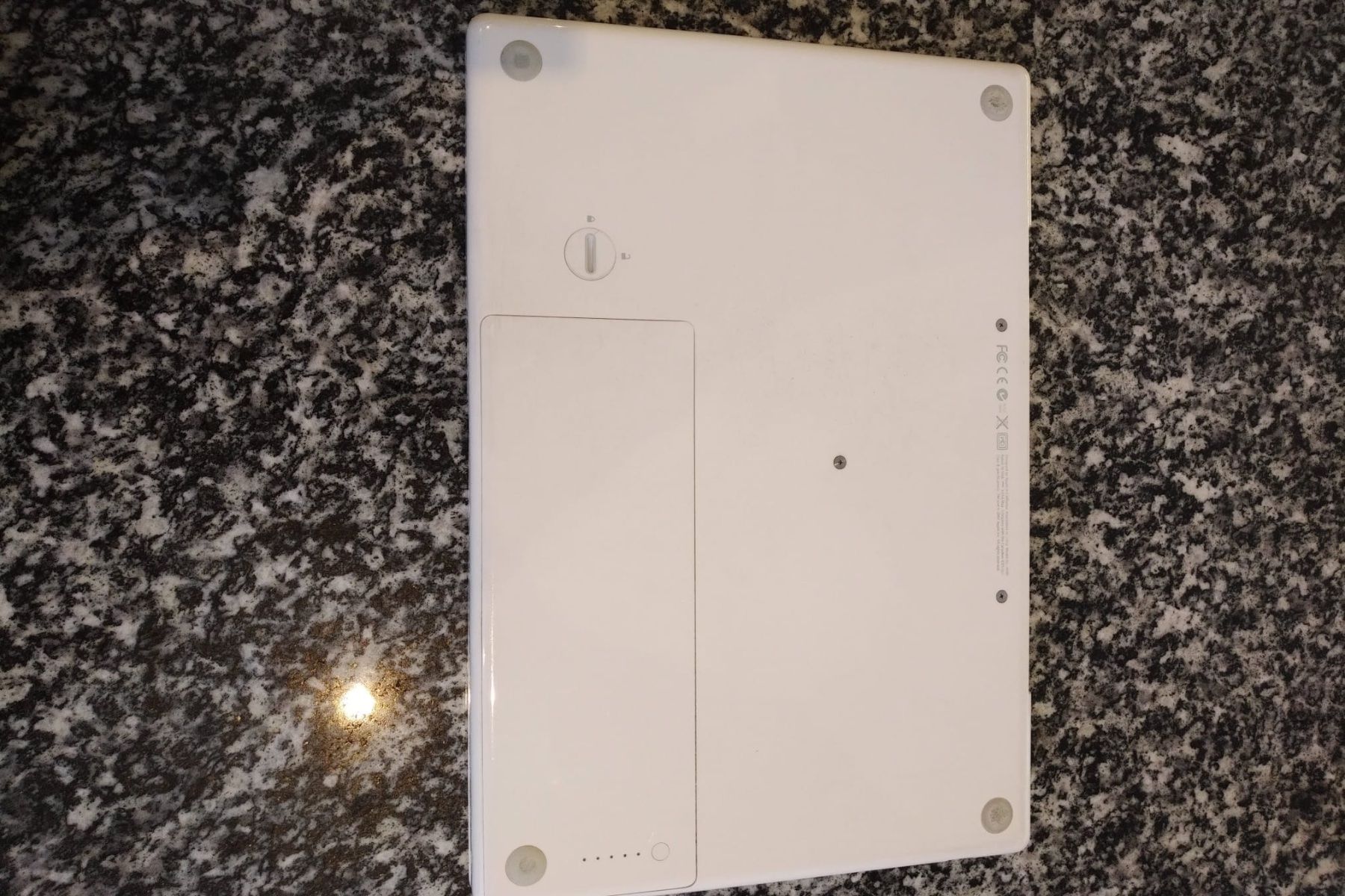 Apple Notebook: MacBook A1181 - weiss – Usato da Rikon im Tösstal venduto da s_tenz 4