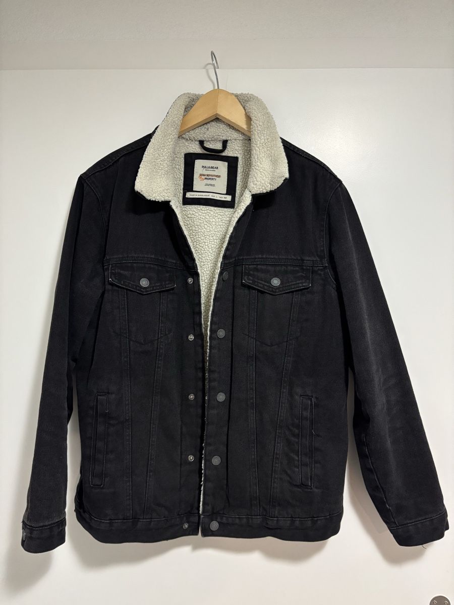 Pull&Bear Giacche: Pull&Bear Herren Jeans Jacke mit Teddyfutter | Schwarz | L – Usato da Glarus venduto da H_O_GL