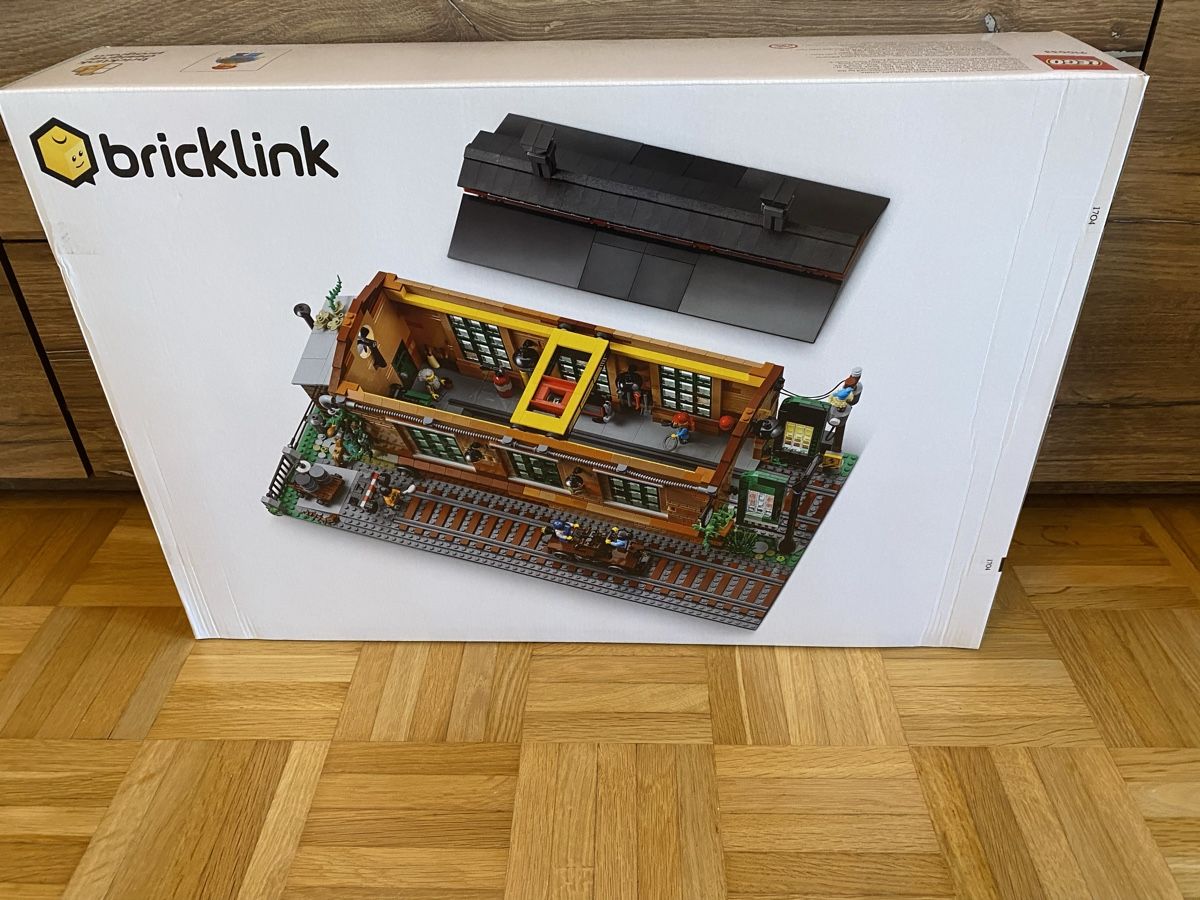 Lego Giocattoli: Lego Bricklink 910033 Old Train Engine Shed – Nuovo e nell'imballaggio originale da Fehraltorf venduto da bosch007 1