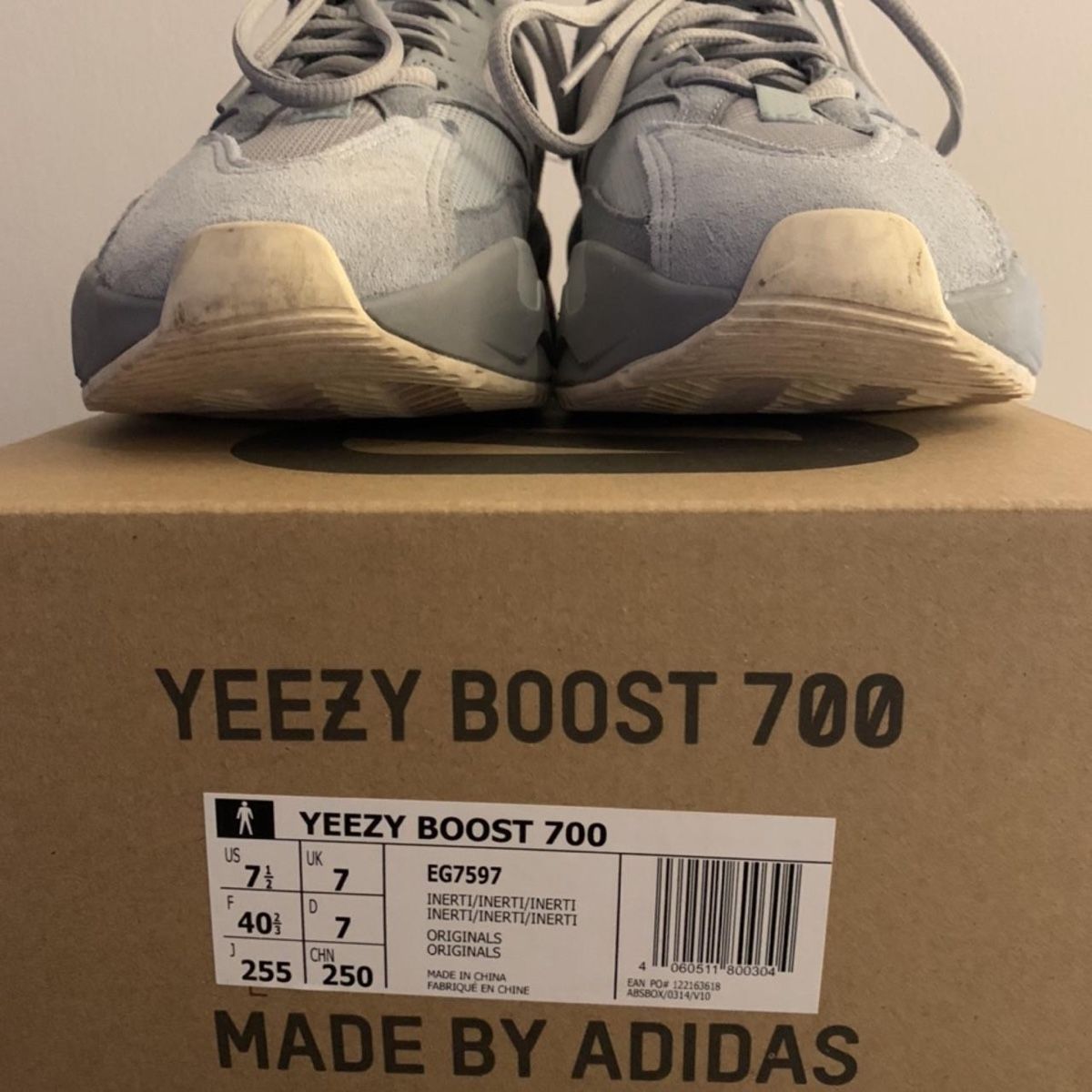 Adidas Scarpe da uomo: Adidas Yeezy Boost 700 Inertia – Usato da Richterswil venduto da N.cole_ 3
