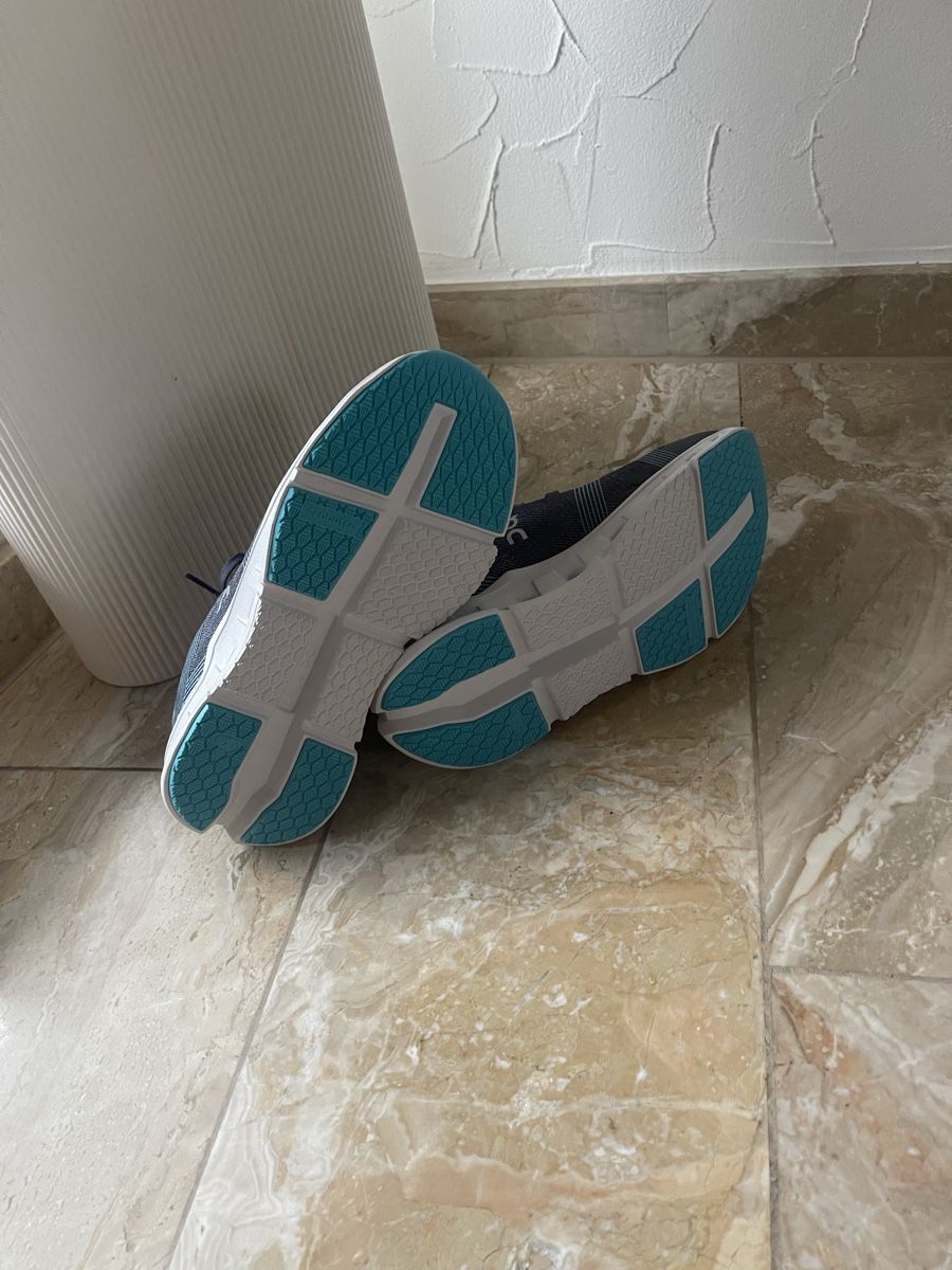 On Scarpe da donna: On Laufschuhe Damen Grösse 37 – Nuovo (secondo la descrizione) da Dietikon venduto da Nieselchen 2