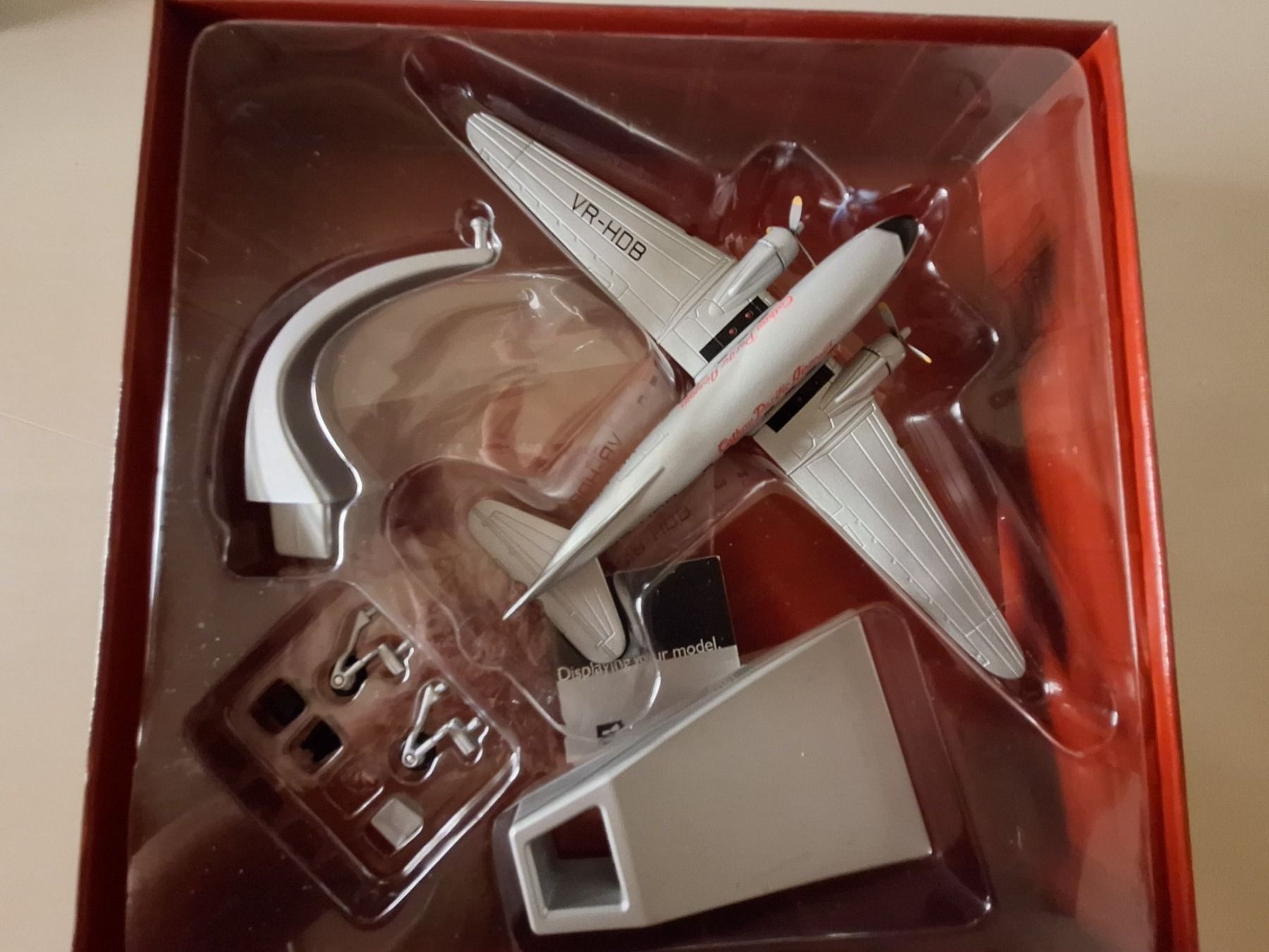 Kit di modellismo & Modellini statici: Cathay Pacific Douglas DC-3 Betsy – Usato da Sargans venduto da nicsam1815 1