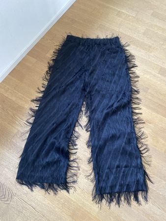 H&M EDITION Hose schwarz Fransen Grösse M 36/38