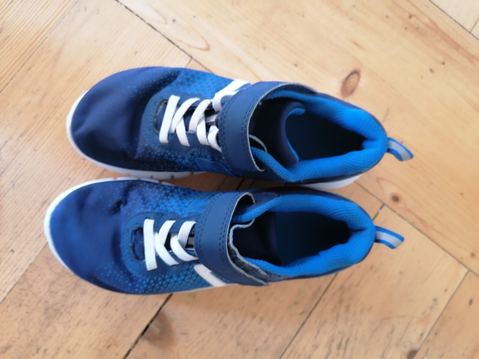 Decathlon Scarpe per ragazzi: blaue Hallenturnschuhe Gr. 34 – Usato da Thalwil venduto da myandine 1