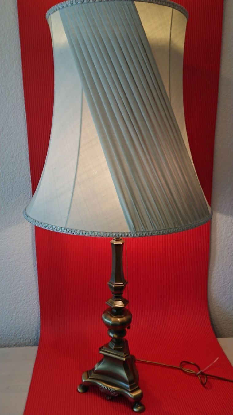 Lampade: Tischlampe mit Messingfuss – Usato da Rorschacherberg venduto da a.mang 2