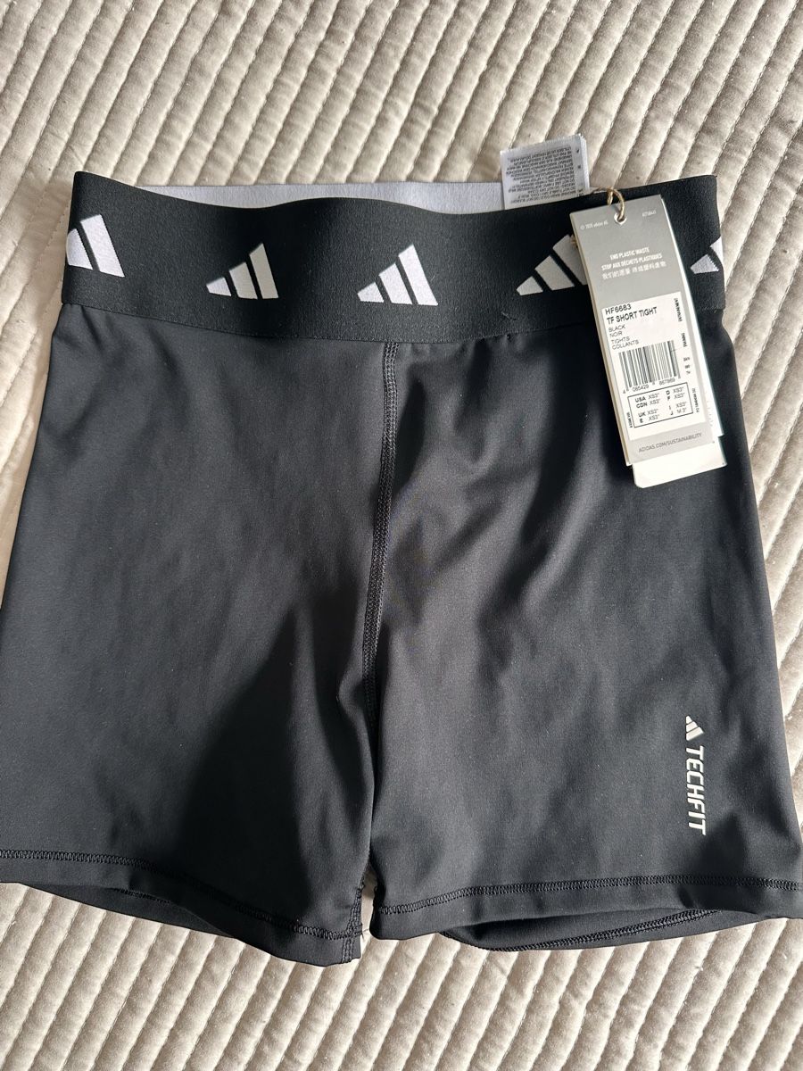 Calze & Collant: New Adidas shorts – Nuovo e nell'imballaggio originale da Zug venduto da A123R 1