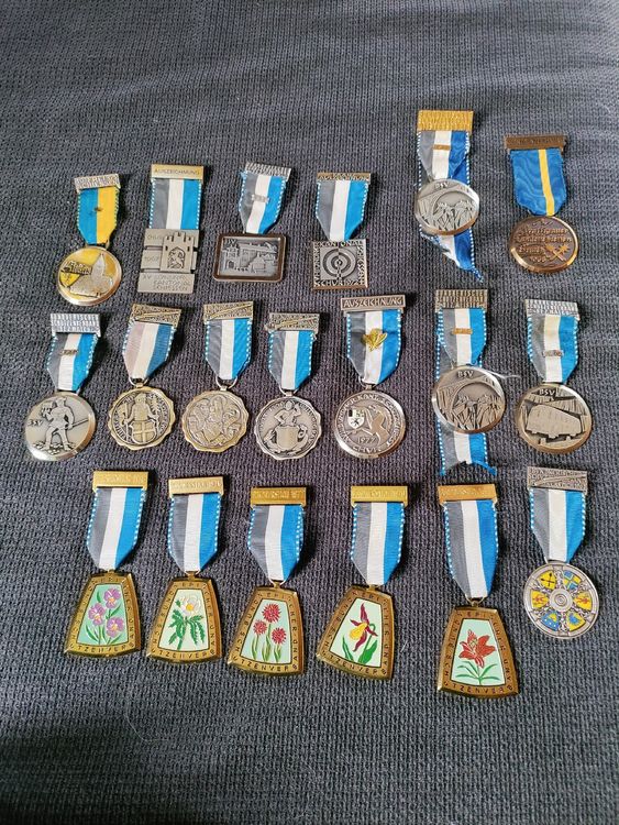 Medaillen: Sammlung Schützenmedaillen Abzeichen . 19 Stück – Gebraucht aus Fideris von VonRiva86