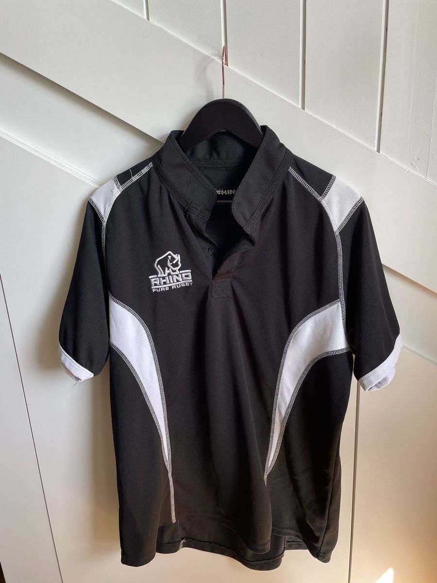 T-shirt: Rhino Rugby Shirt, Grösse M – Usato da Küsnacht ZH venduto da Ulla-ZH