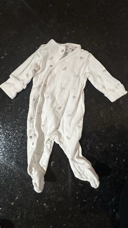 5 Baby Schlafanzüge, diverse Motive, Grösse 62 (2-4 Monate)
