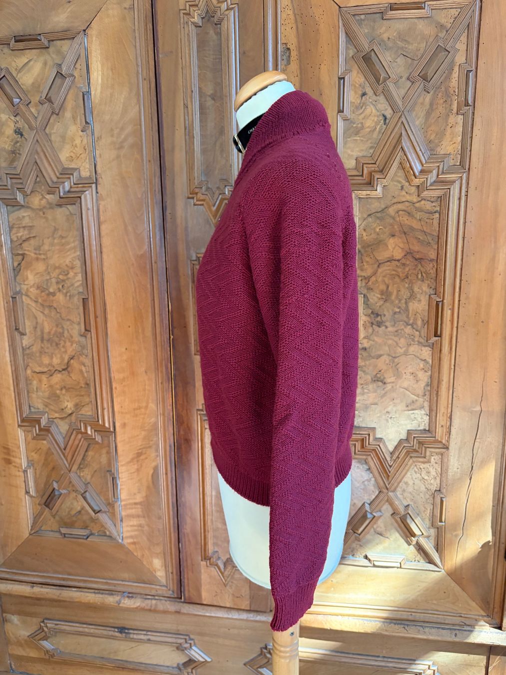 Giacche: HAND MADE STRICKJACKE Größe M  100 % Wolle – Usato da Interlaken venduto da Bona55 5