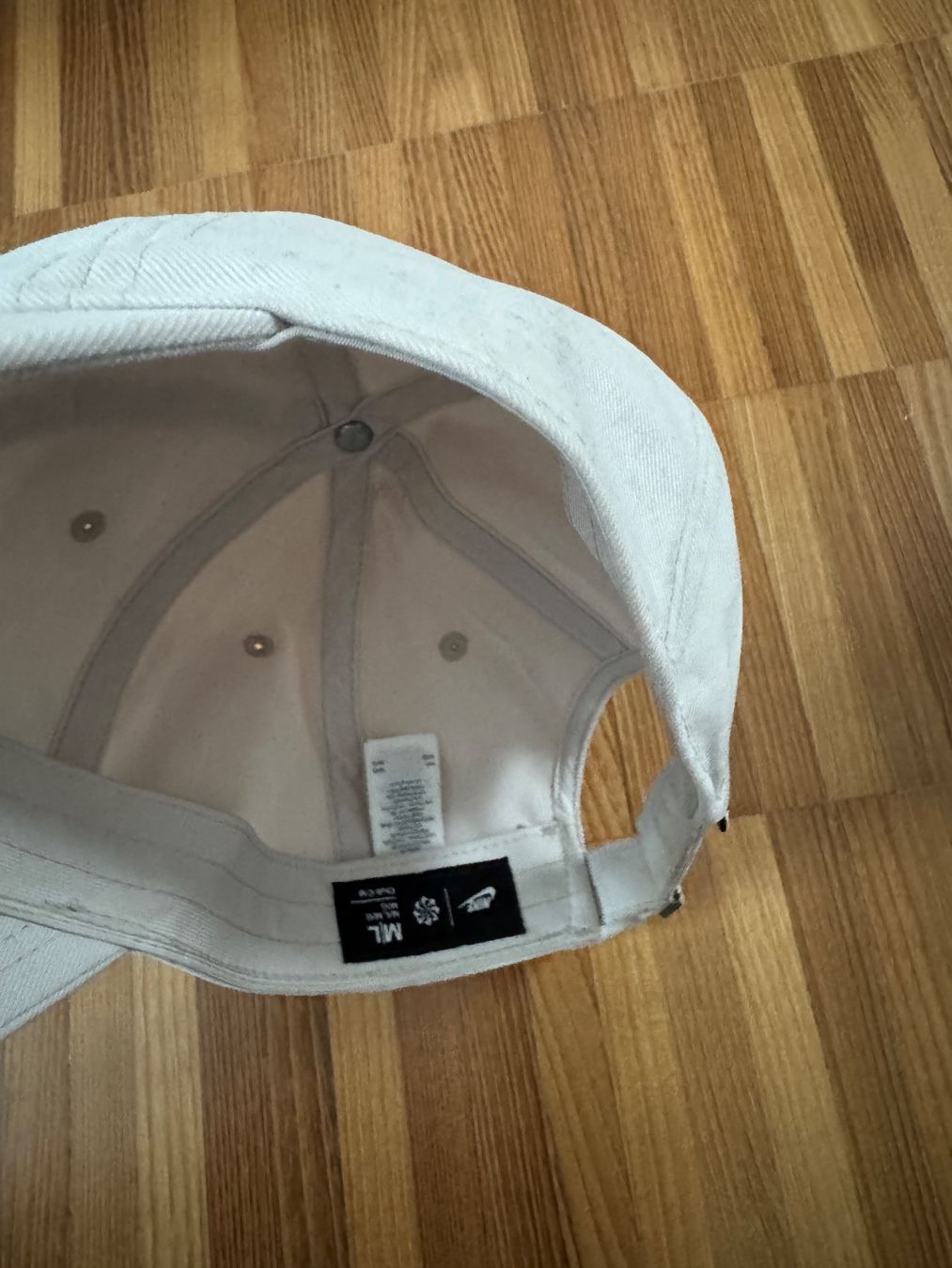 Nike Copricapi, berretti & cappellini: Nike Cap, Weiss, Grösse L - XL – Usato da Chur venduto da schoel 1