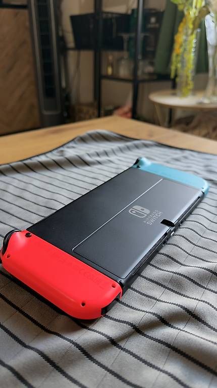 Nintendo Consoles: Nintendo Switch OLED + Zubehör – D'occasion à Solothurn par Dobo 3