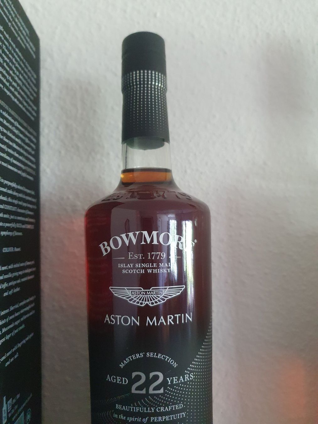 Bowmore Spirituosen: Bowmore Aston Martin Masters selection Nr.3 22y – Neu und originalverpackt aus Langnau am Albis von jer_pm72 4