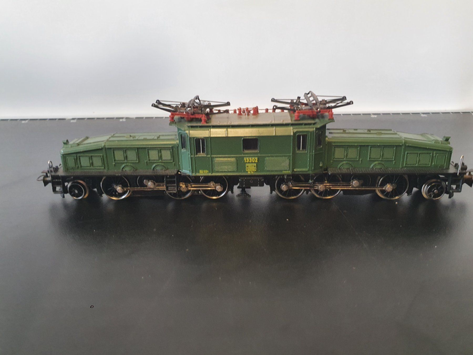 Märklin Modellini di ferrovie: MÄRKLIN: SBB KROKODIL GRÜN – Usato da Biglen venduto da taunus82 4