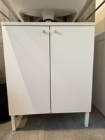 Weisser Waschbecken Unterschrank fürs Badezimmer