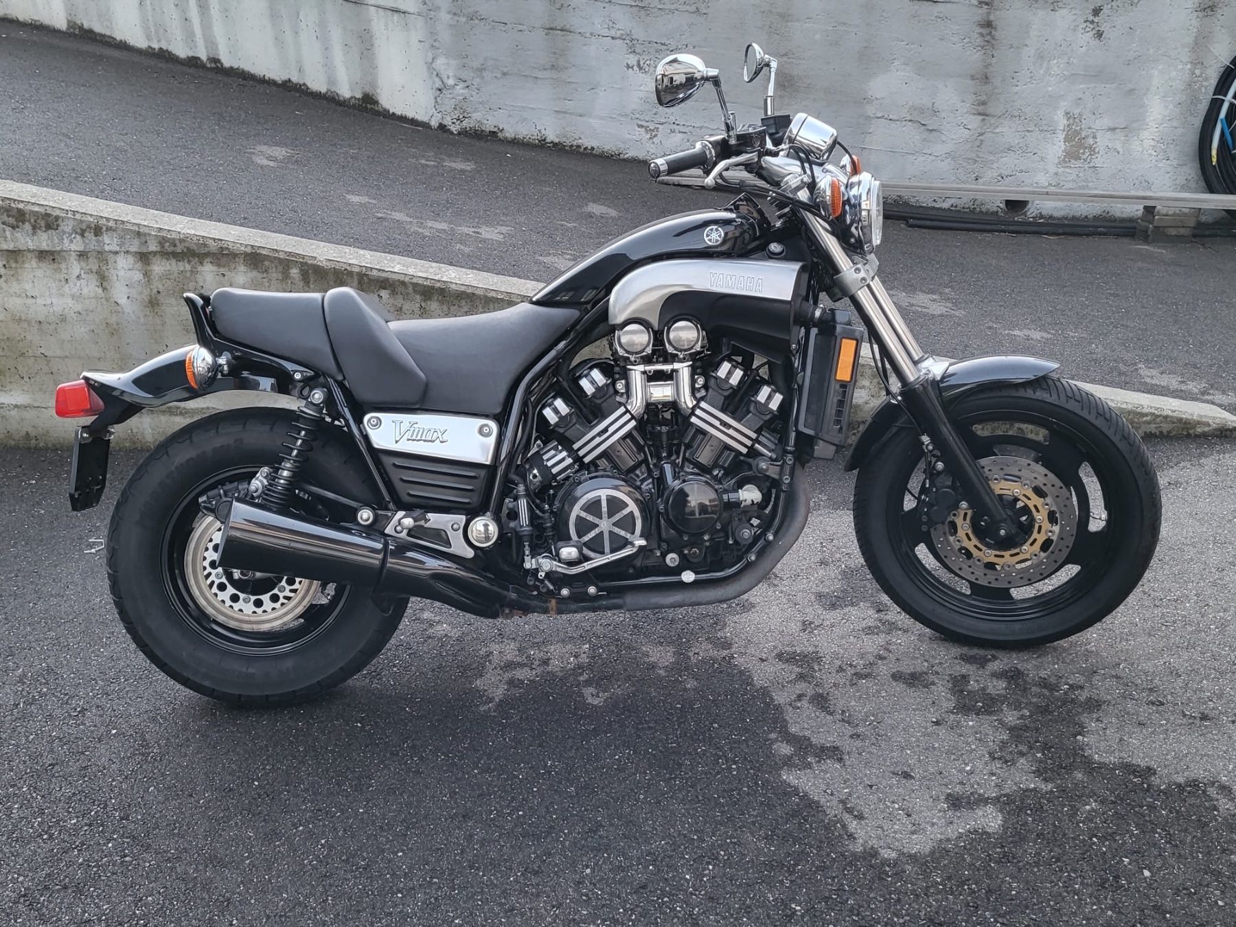 Yamaha Strada: Yamaha V-Max US 145 CV – Usato da Le Mouret venduto da cddesign01