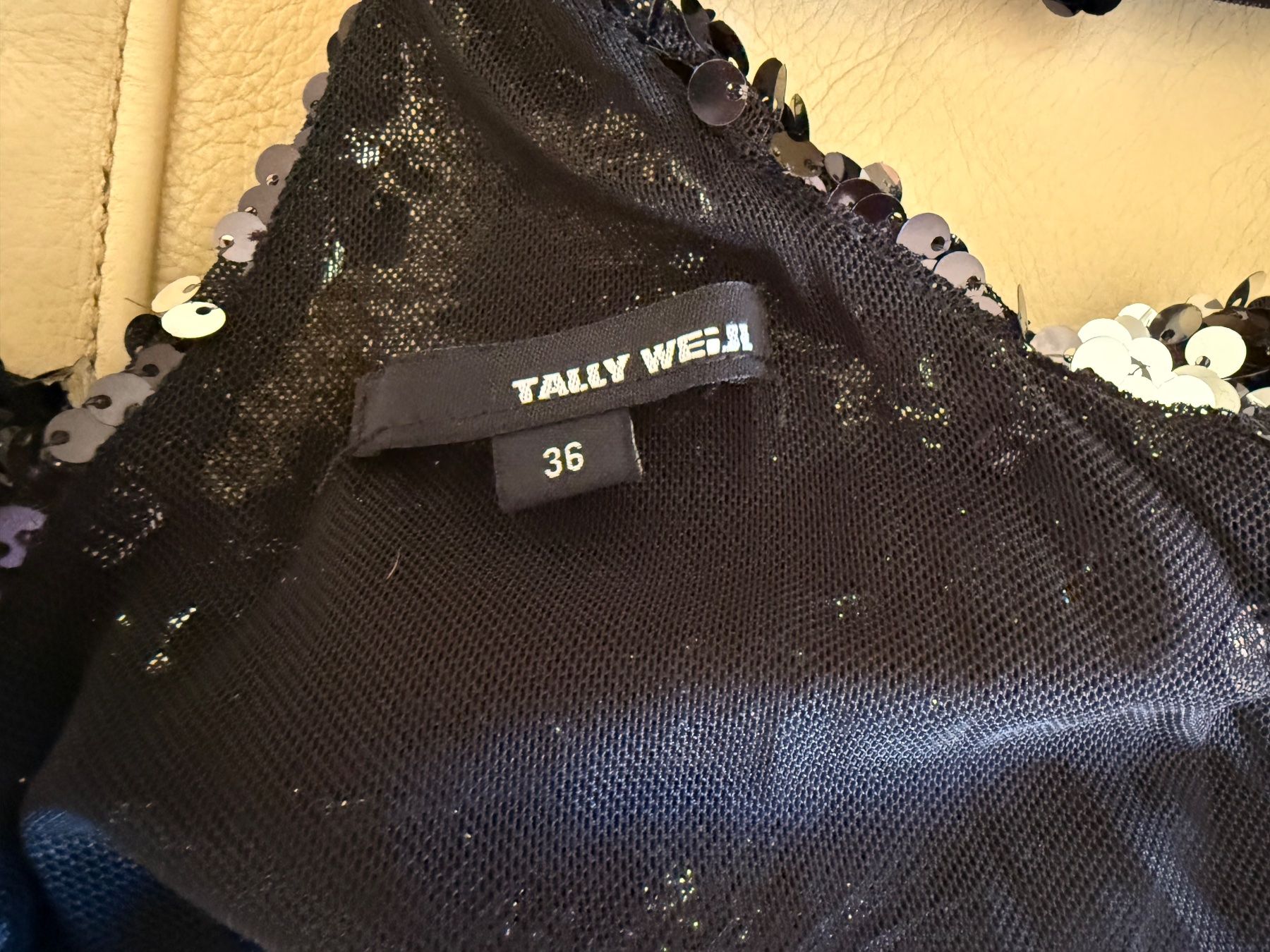 Vestiti: Tuta Elegante Paillettes Argento – Nuovo (secondo la descrizione) da Bellinzona venduto da bul_mvy5 3